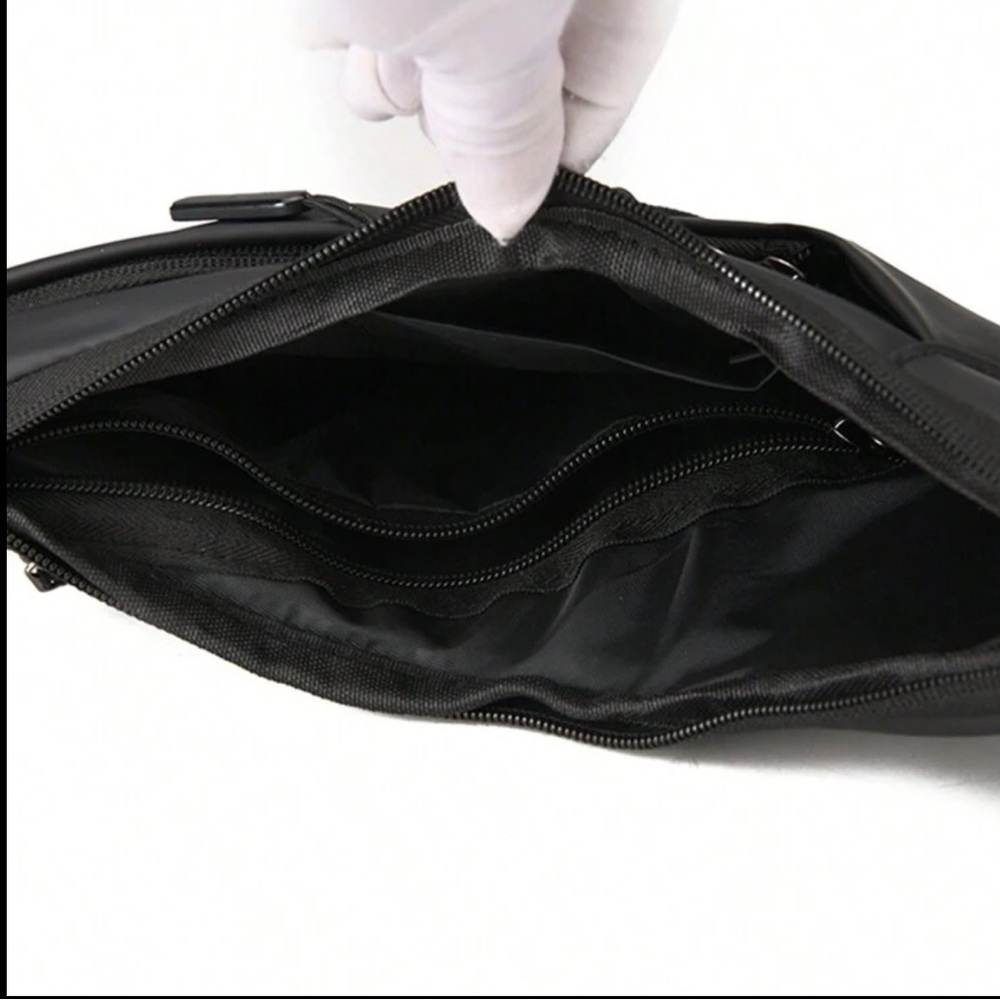 Minimalistic Black Waterproof Triangle Chest Slin… - image 3